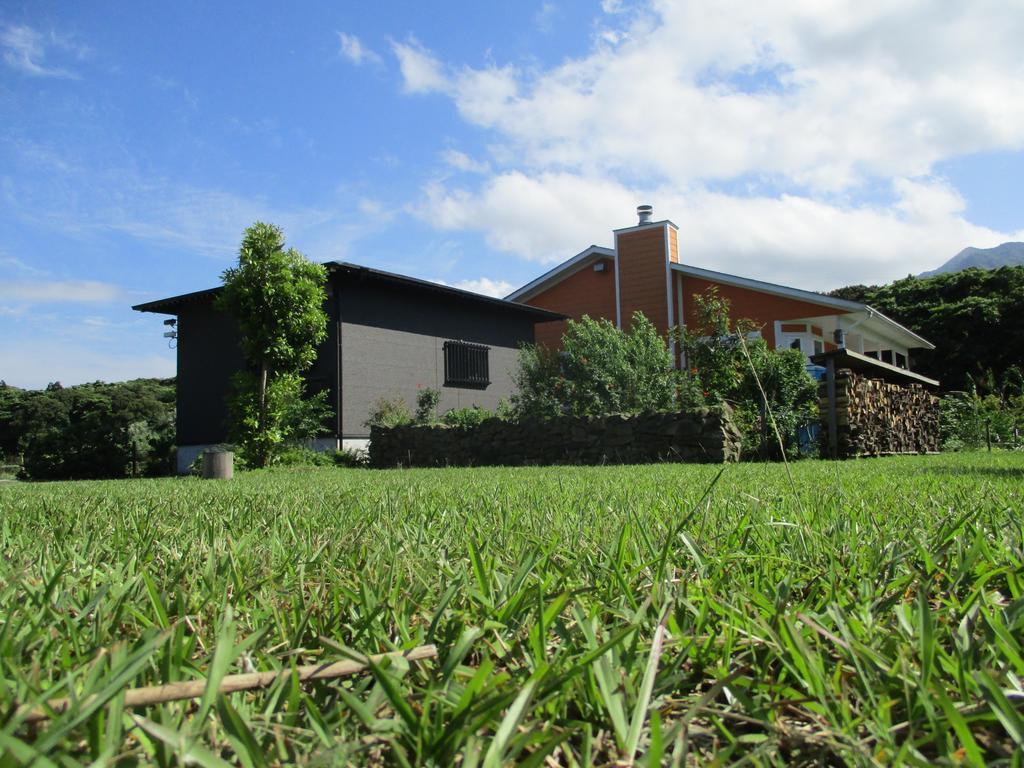 Cottage Orange House Yakushima Yakushima  Exterior photo